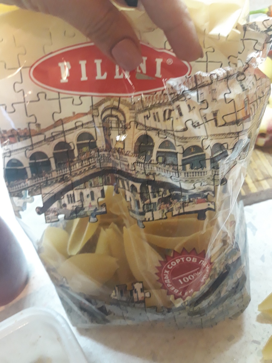 Так выглядит пачка моих ракушек. В карусели показываю их размер в сухом виде