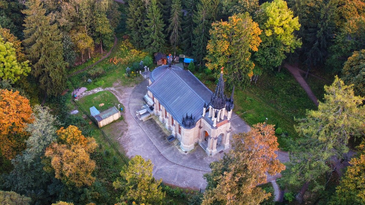 Церковь святых апостолов Петра и Павла, Шуваловский парк, Парголово.