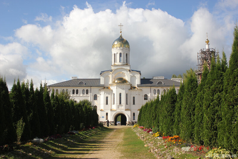 В Николо-Сольбинском монастыре / фото: Евгений Веденьев