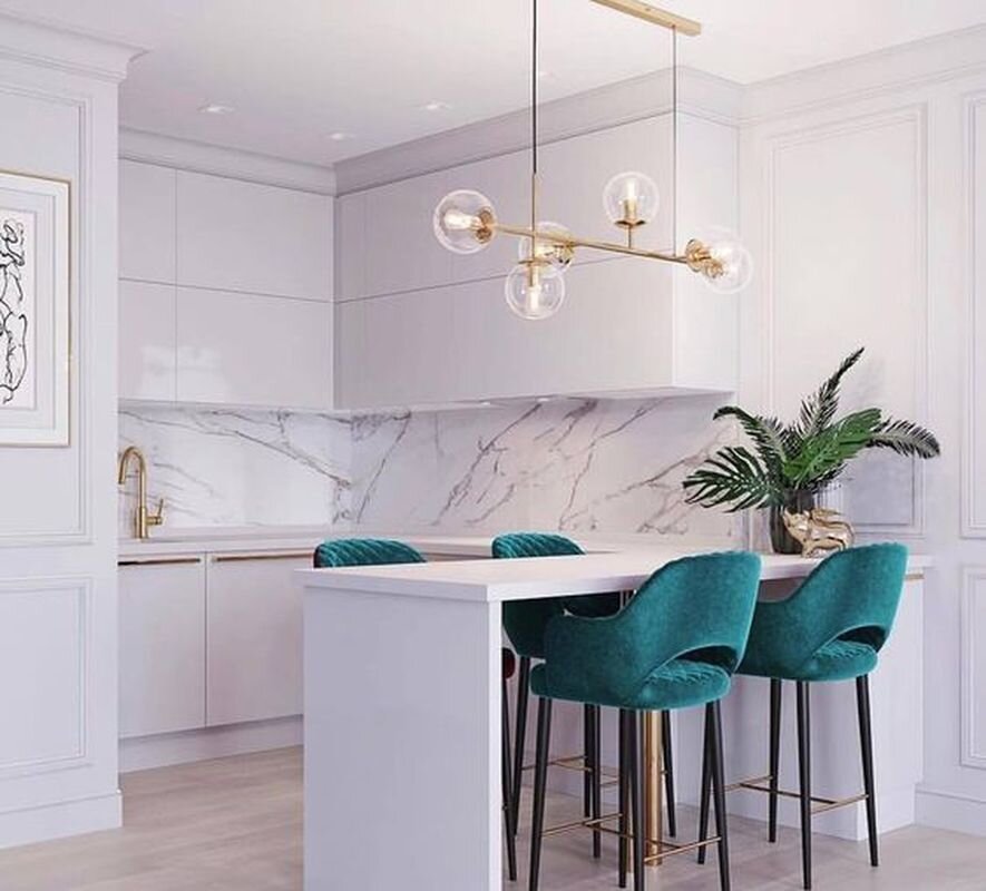 Современный угловой кухонный гарнитур с барной стойкой.