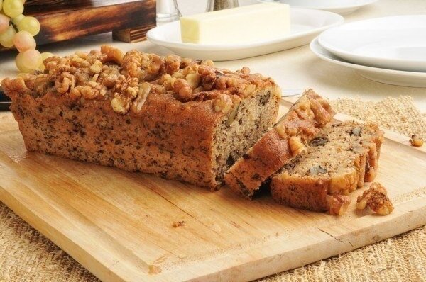 Можно использовать разные начинки из орехов, сухофруктов и цукатов.