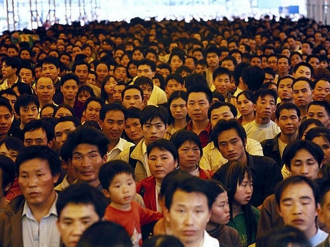 В Китае очень много мужчин, что сразу бросается в глаза, ведь в нашей стране совсем не так