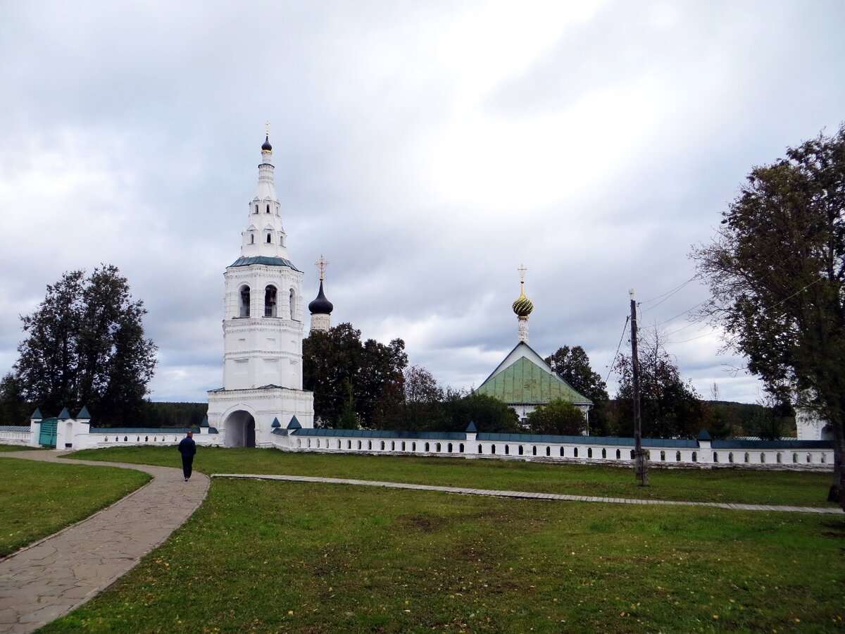 Колокольня и храмы Кидекши