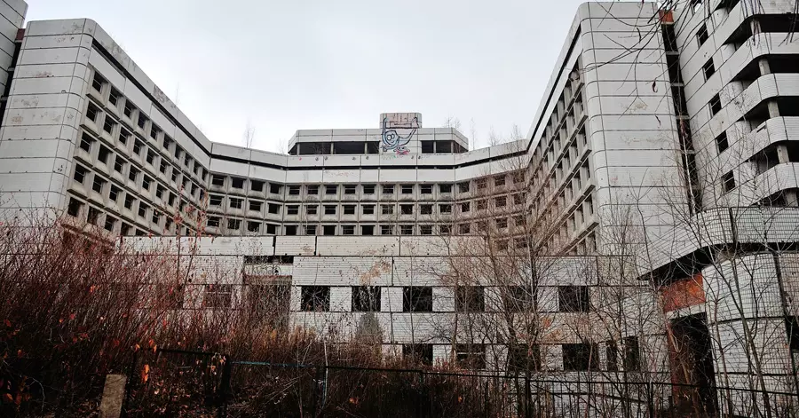 Заброшка ховрино больница. Большая заброшенная больница. Большая заброшенная больница. Ховрино больница ховринская больница. Ховринская заброшенная больница.