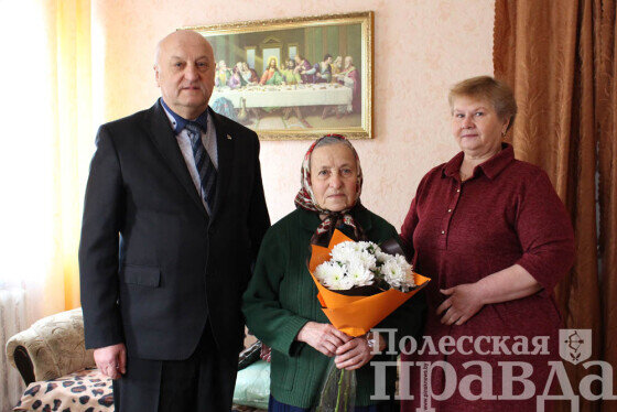  Накануне Дня женщин поздравления принимала Герой Соцтруда Екатерина Порфирьевна Лесничая.