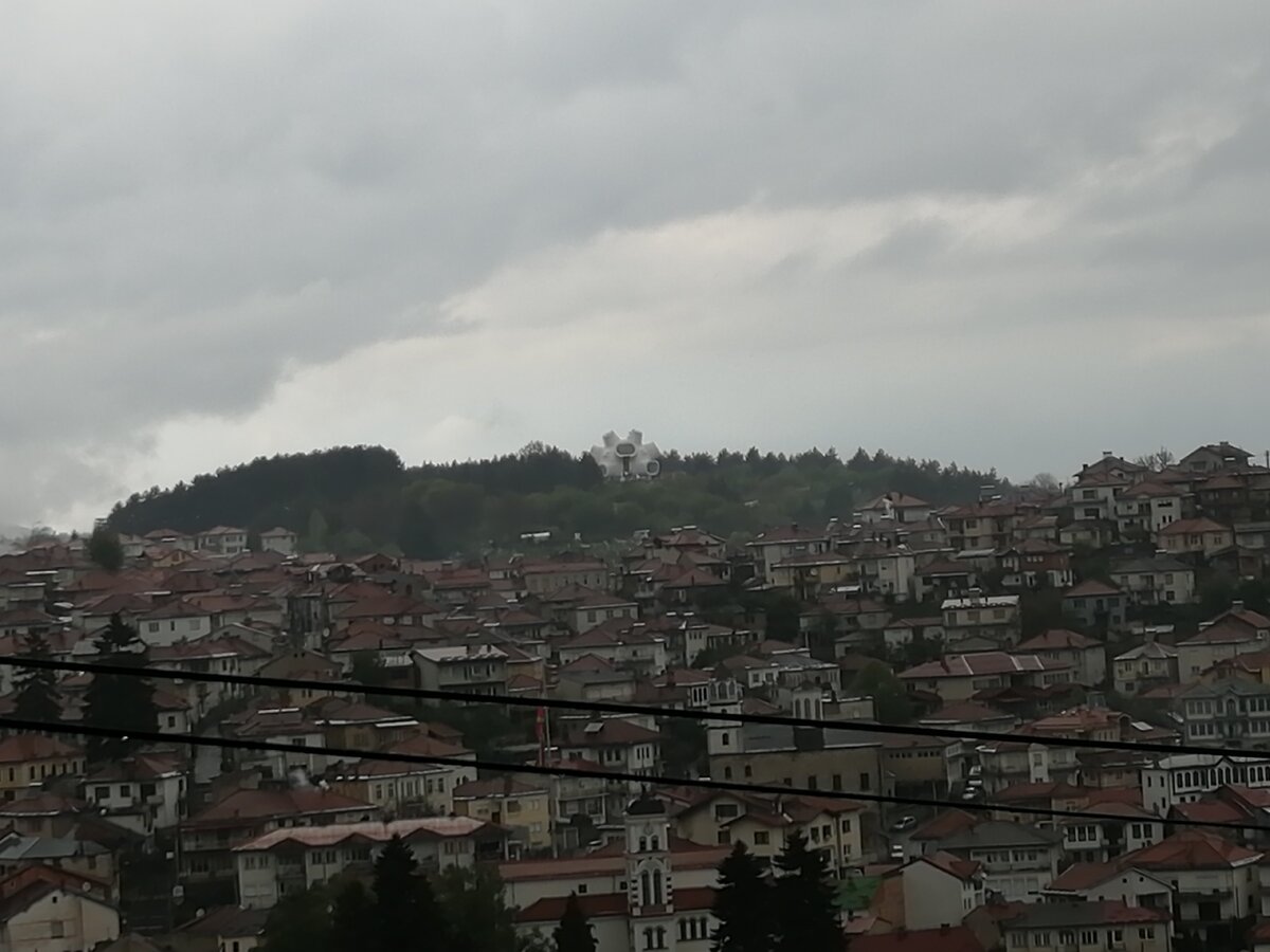 Странный объект чуть ближе - насколько позволил зум (фото автора)