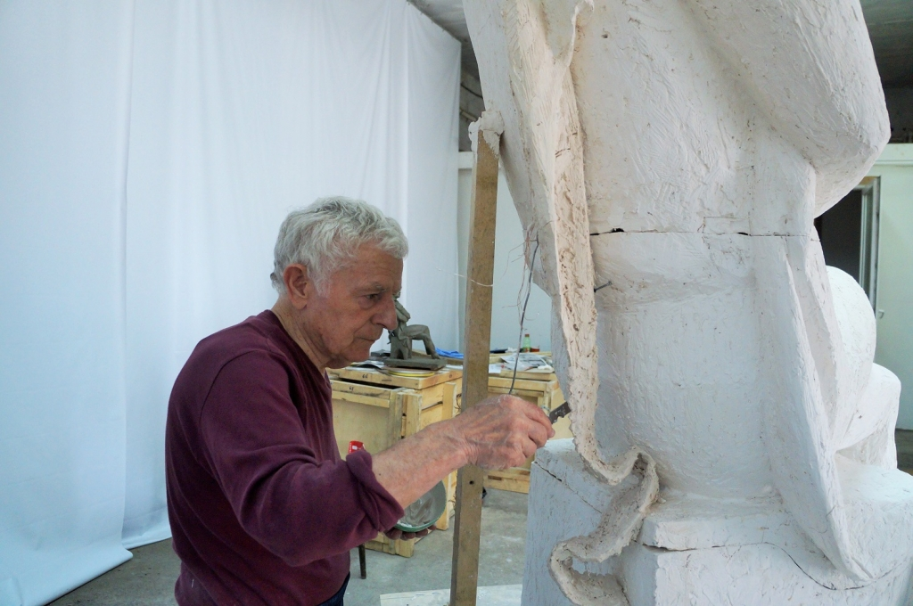 Работа над памятником Пушкину для города Усурийска. Автор фото: Алина Матвеева  Источник: https://primamedia.ru/news/449457/