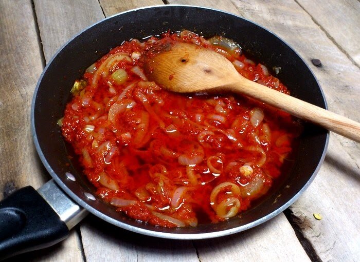 Заливная селедка в томатном соусе в духовке: вкуснее, чем просто заливная рыба
