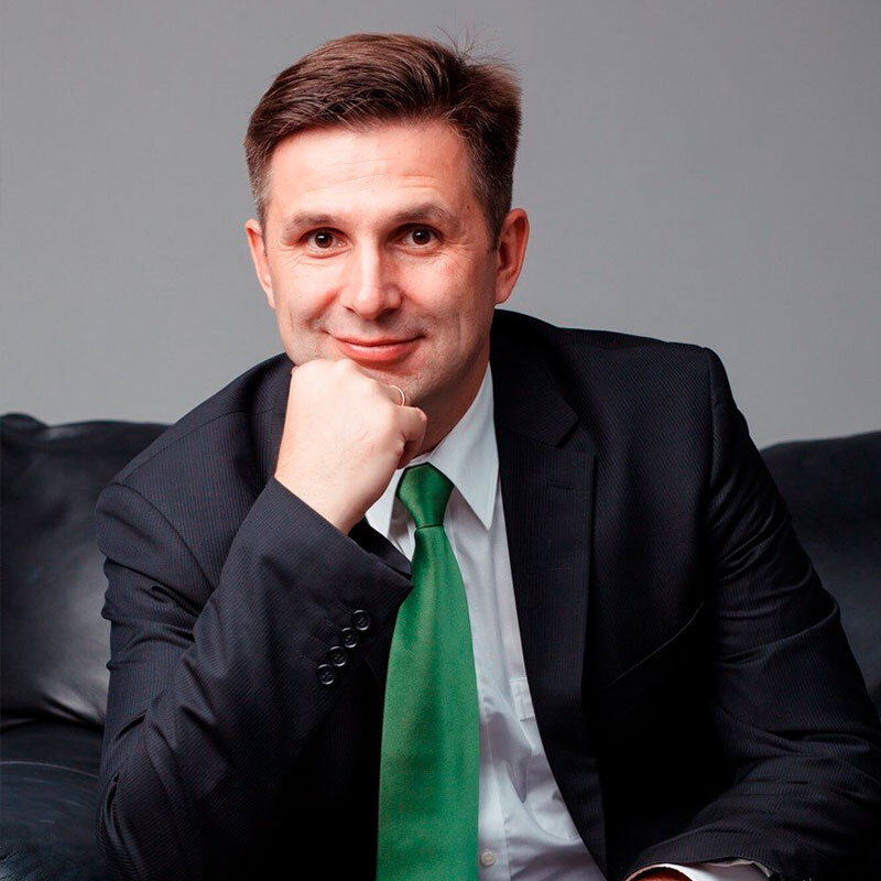 Тарас Коваль, Президент Ассоциации Транспортных Экспертов и Специалистов, подробно рассказал о новых требованиях к тахографам : «1 марта 2021 года на Youtube канале «Надежный контакт» появился ролик «Тахографы с 1 января 2021 г. Требовать СКЗИ — Запрещено!» , где его ведущий Максим Сухомлинов твердым, уверенным и поставленным голосом утверждает, что с 1 января 2021 года тахографы с СКЗИ – вне закона. На следующий день на сайте онлайн-биржи ati.su появляется статья «Тахографы с 1 января 2021 года. Не опять, а снова» . По мнению автора «в рамках «регуляторной гильотины», вступил в силу Федеральный закон № 247 от 31 июля 2020 года «Об обязательных требованиях в Российской Федерации», который «определил, что  является обязательным, а за что  наказывать незаконно». То есть теперь, после появления ФЗ-№247 обязательные требования к тахографу устанавливаются только и исключительно техническим регламентом Таможенного Союза ТР ТС 018/2011. Этот вывод делается, исходя из того, что тахограф является объектом технического регулирования, и из положения 247-ФЗ, в котором: «порядок установления обязательных требований к продукции или к процессам проектирования (включая изыскания), производства, монтажа, наладки, эксплуатации этой продукции, определяется Договором о Евразийском экономическом союзе от 29 мая 2014 года, актами, составляющими право Евразийского экономического союза, и законодательством Российской Федерации о техническом регулировании». По мнению автора статьи, список нормативных правовых актов, указанный выше, имеет исчерпывающий характер и поэтому никаких иных обязательных требований, предъявляемых к тахографу быть не может, а если они есть, то наказать за нарушение таких требований нельзя. Действующие до 1 января 2021 года обязательные требования к тахографу, содержащиеся в Федеральном законе «О безопасности дорожного движения» и подзаконных актах, предусмотренных и выпущенных в развитие этого закона, по мнению автора статьи, с 1 января 2021 года перестают быть обязательными.