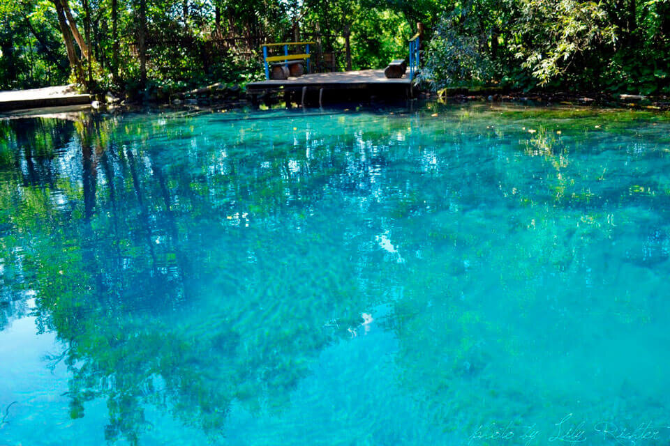 Природное наследие Казани включает в себя Голубые озера.
Голубые озера - это природный заповедник, который метко называют "жемчужиной Казани" из-за его захватывающей красоты и лечебных возможностей.