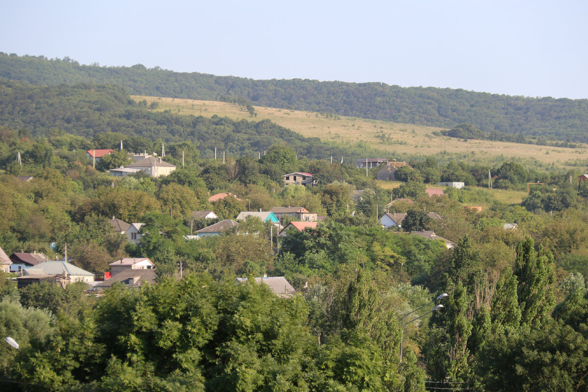 Верхнебаканский фото поселка. Посёлок Верхнебаканский Новороссийск. Поселок Верхнебаканский. Верхнебаканский на карте. Карьер в Верхнебаканском.