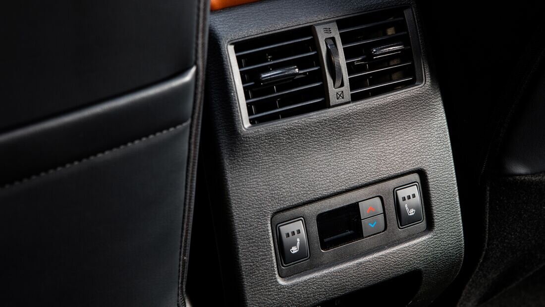 Новый Mitsubishi Outlander: подогрев сидений и вентиляция заднего ряда