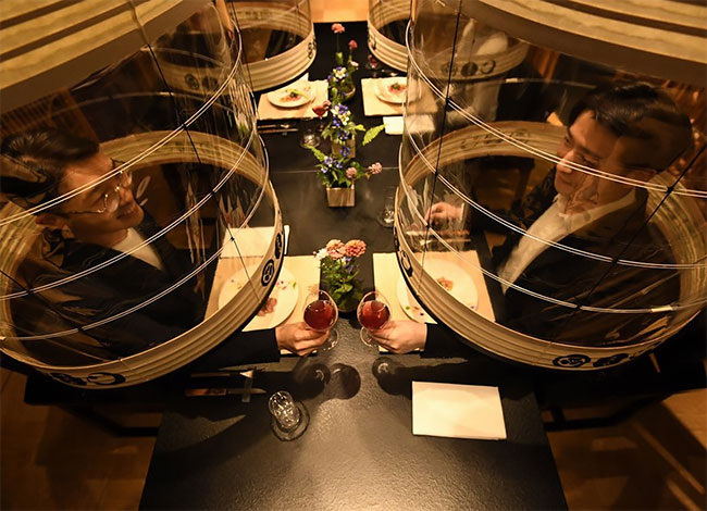 Газета «Майнити симбун» фотограф Kimi Takeuchi.