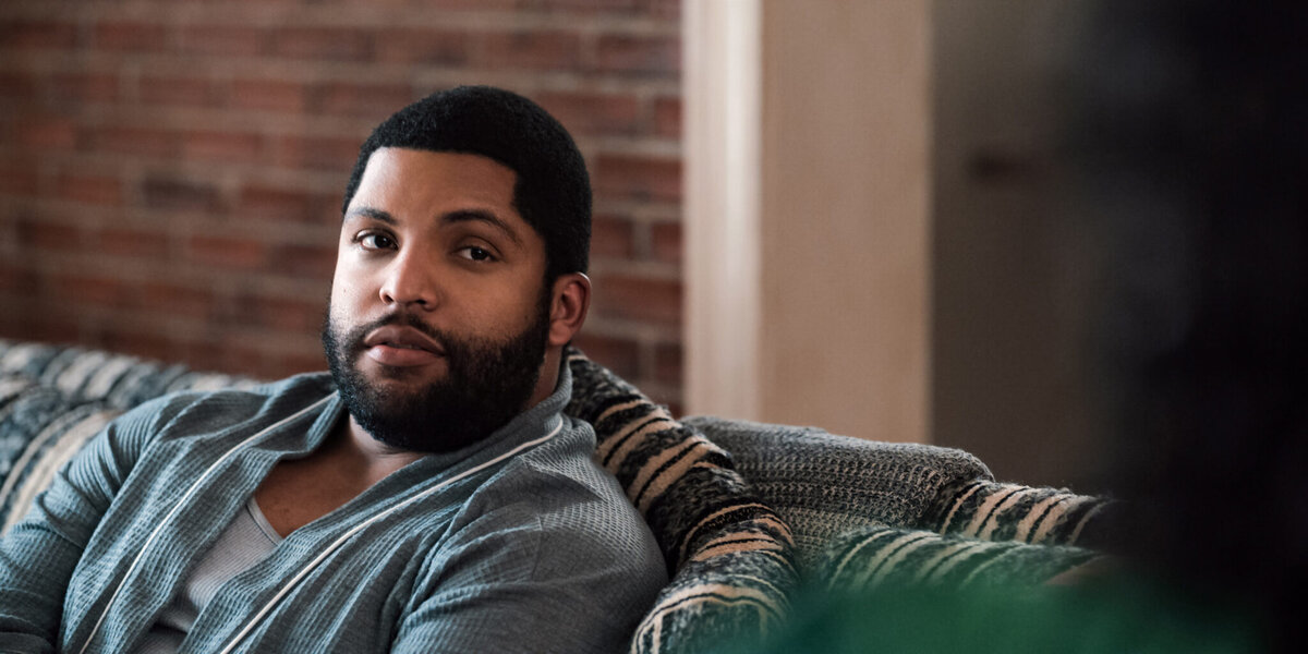 Тюфячок О'Ши Джексон-младший — сын Айс Кьюба в роли тренера школьников. 