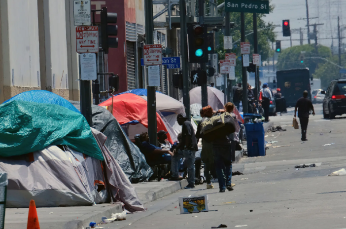 Палаточные городки на улицах Лос-Анджелеса (фото из открытых источников)