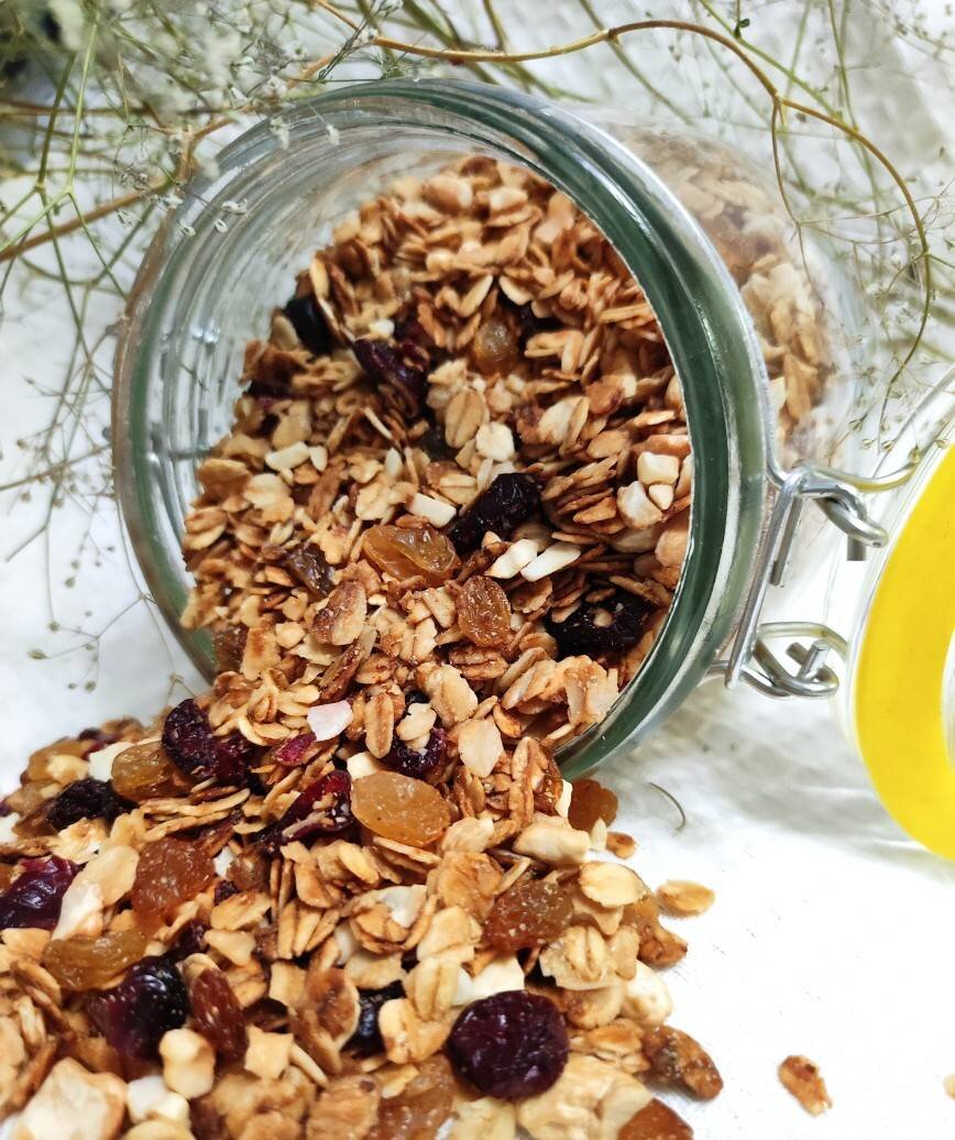 Идеальный завтрак: гранола с сухофруктами - простой и вкусный рецепт