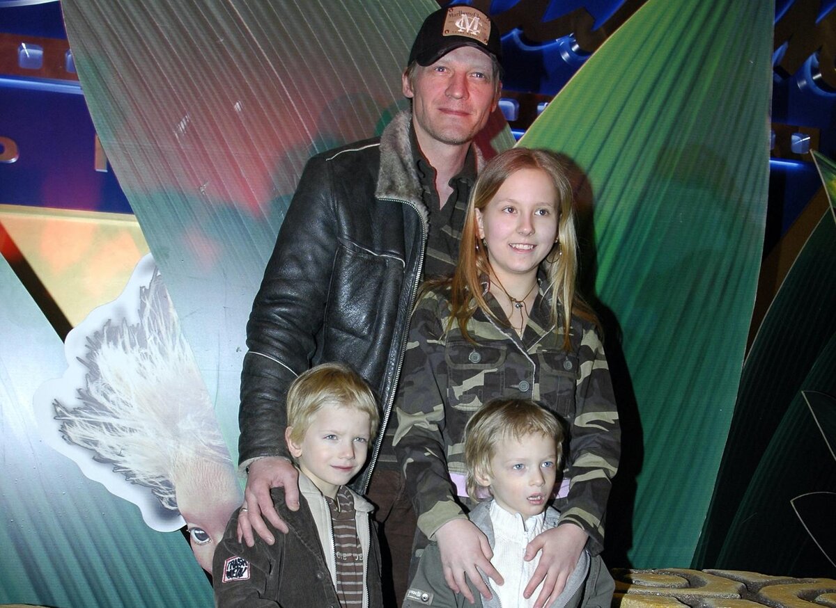 Серебряков алексей фото с женой и детьми фото