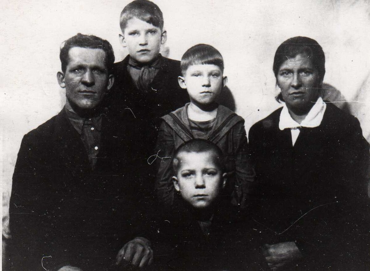 Семья Александра Константиновича Кибина (фото из личного архива автора)