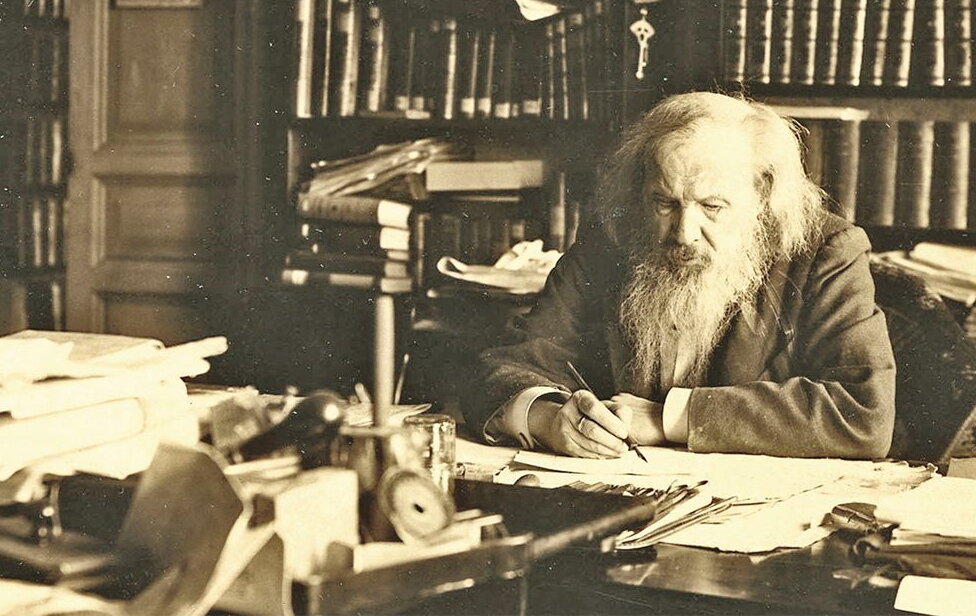 Д. И. Менделеев в своем кабинете / фотограф Ф. И. Блюмбах / Музей-архив Д.И. Менделеева, Санкт-Петербург