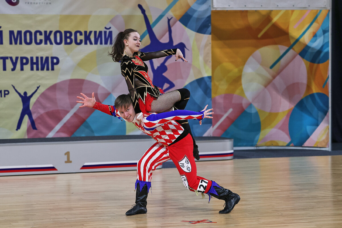 Если существует так много Шутов, желающих стать мудрее, почему же и Мудрец  не может быть Шутом?» | Когда танец - это история | Дзен