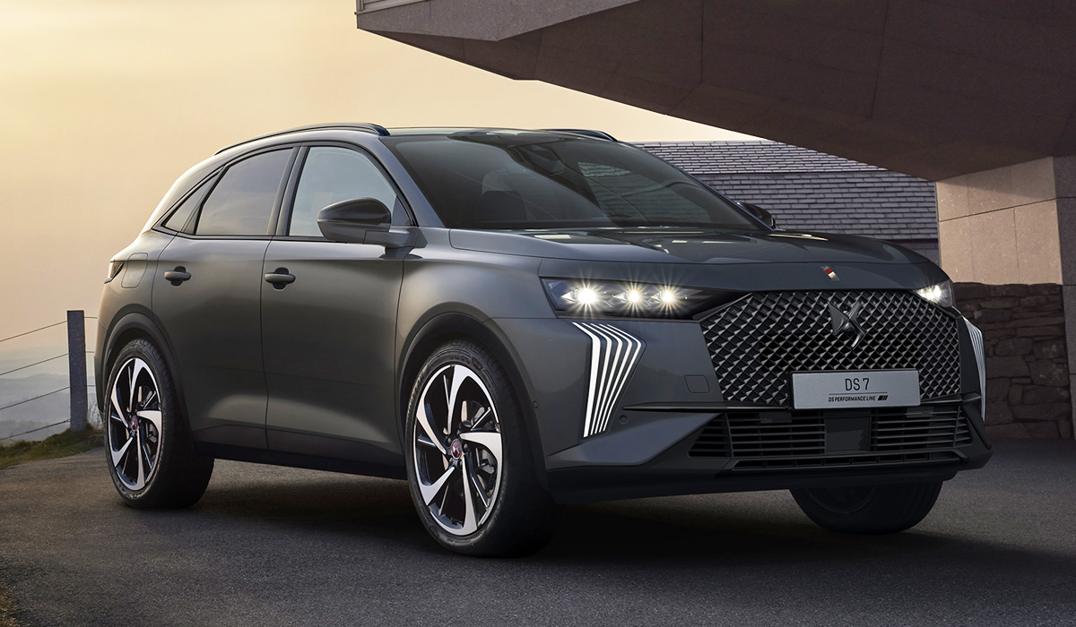 Обновленный кроссовер DS 7 