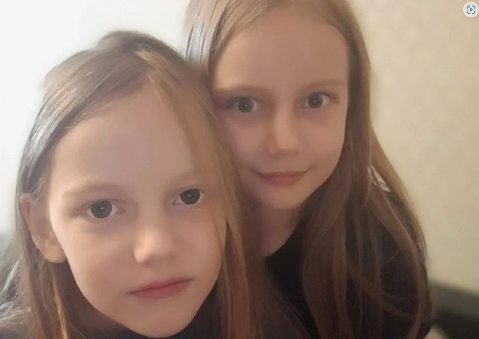     Тепляковы не афишировали, сколько вузов рассматривают и какие. Однако из других источников стало известно, что оба вундеркинда пробуются в московский частный университет «Синергия».