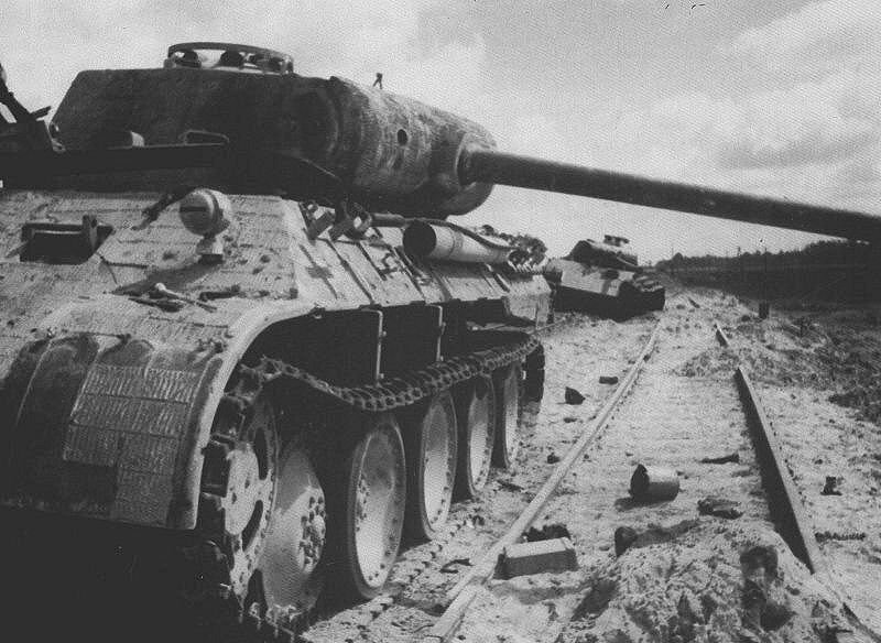 "Пантеры" 5-й танковой дивизии СС "Викинг", уничтоженные в ходе прорыва 8-й роты 5-го танкового полка СС в Ковель.