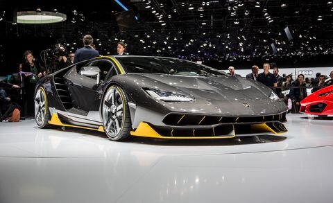  Lamborghini отмечает 100-летие Ферруччо этим грозным мегадолларовым шедевром.  Когда нормальные люди умирают, о них вспоминают на фотографиях в рамках или в личных анекдотах, рассказанных их близкими.-2
