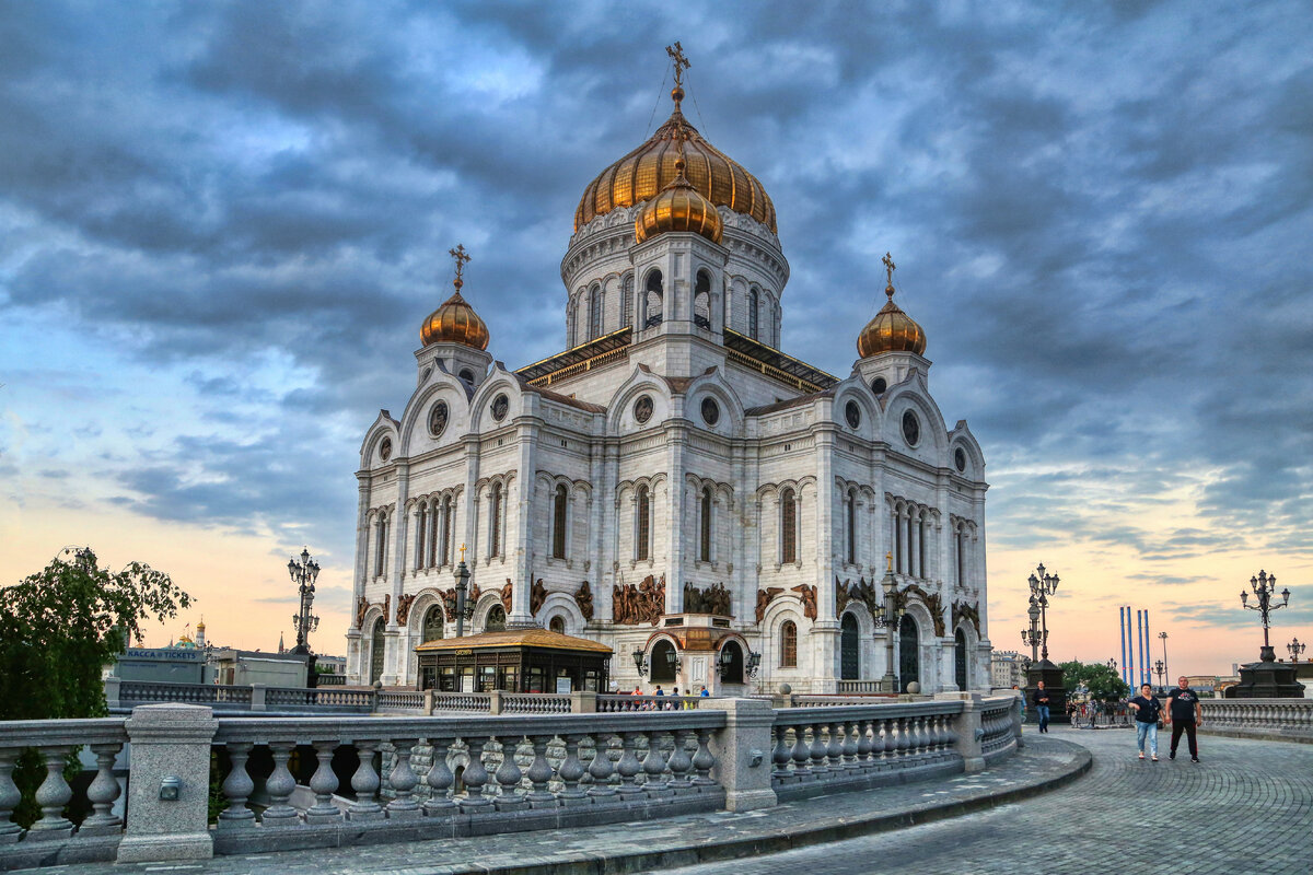 Храм Христа Спасителя в Москве улица