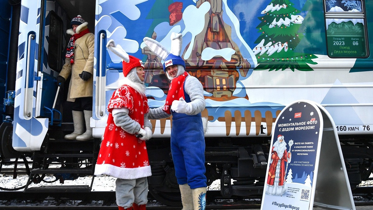    Поезд Деда Мороза в Новосибирске© РИА Новости . Александр Кряжев