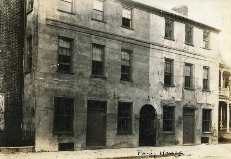  
Фотография дома на Чёрч-стрит в Чарльстоне, также известного как Капустные ряды. Из архивов Чарльстонского музея. 