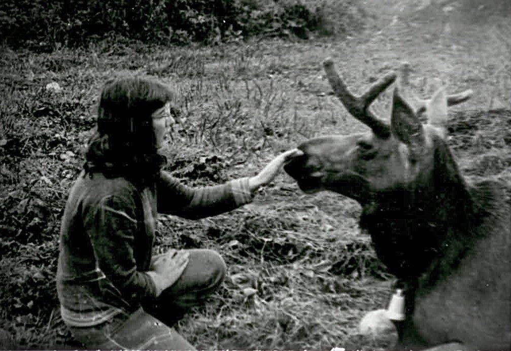Мама и лось Ручеёк, 1978 год, фото из семейного архива