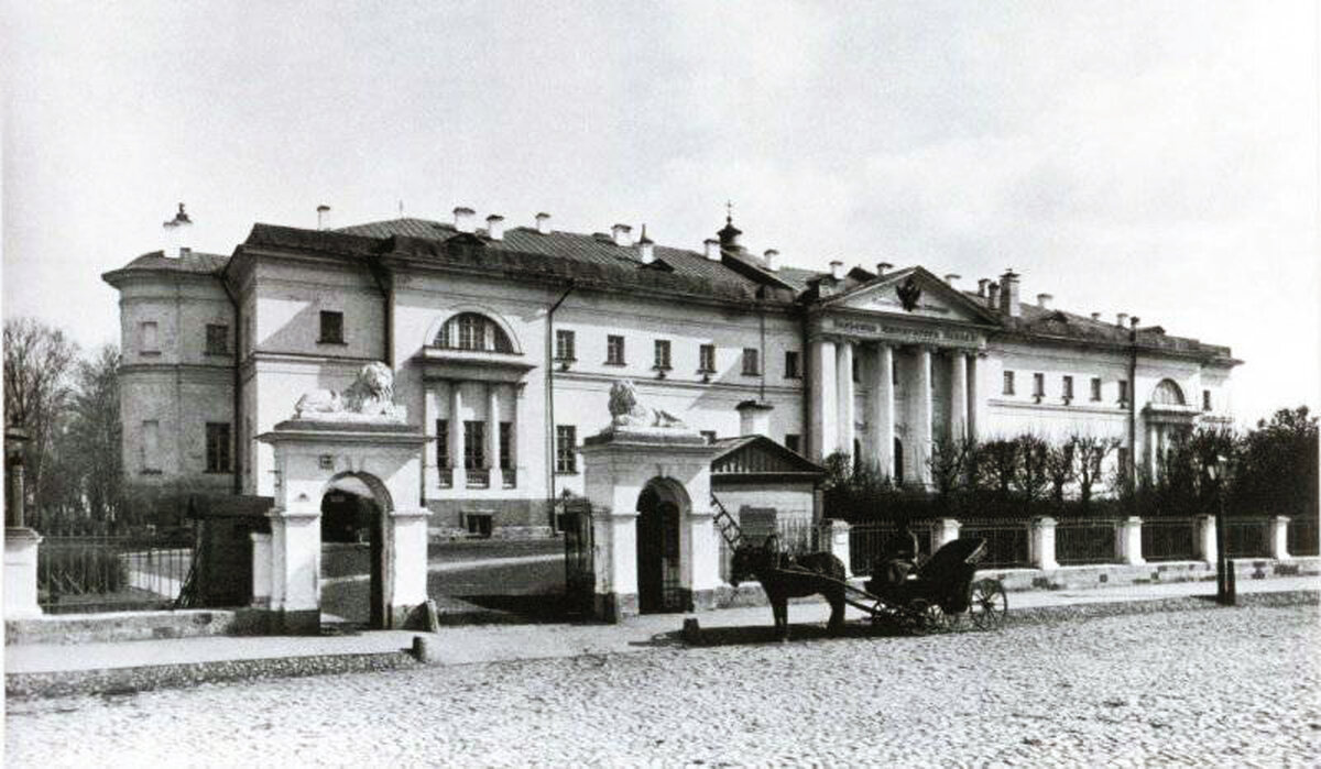 Павловская больница. Старое фото.