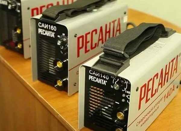 Принцип работы трансформаторного сварочного аппарата. Минусы инвертора. Минусы инвертора. Держак сварочный на плюс или минус. Bluvelvelt сварочный инвертор 300.