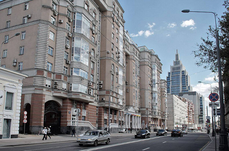 На переднем плане - дом на Долгоруковской 6. Фото: Евгений Чесноков/yamoskva.com