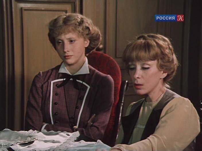 В связи с этим вспоминается один забавный телефильм, где Шерлок Холмс и доктор Ватсон – собственно, женщины... Скриншот. Источник - YouTube.