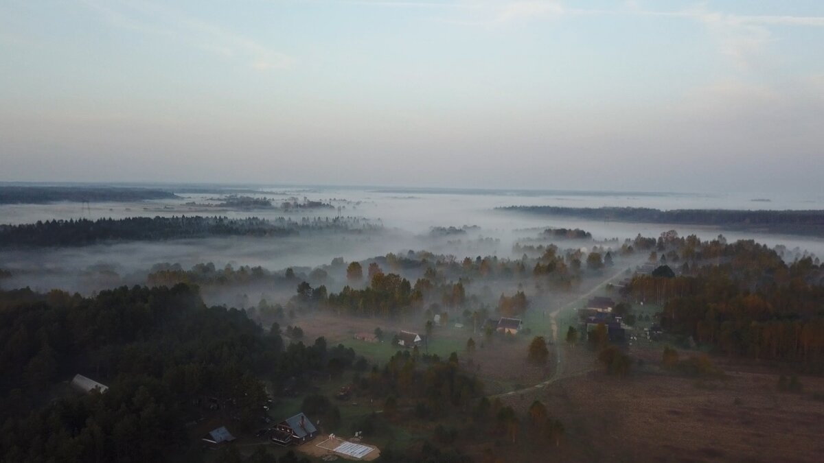 Фото. Хозяйство Воронова. Деревня рядом с заимкой утром