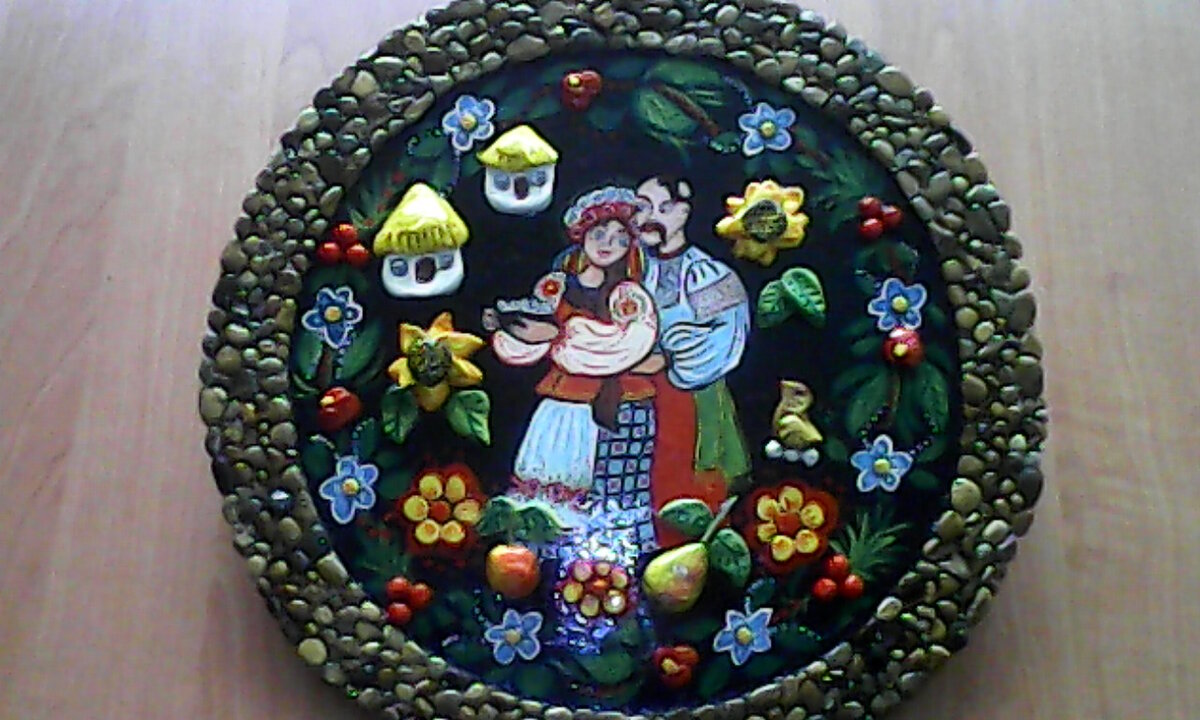 Здесь и камушки, и соленое тесто, и просто рисование.
