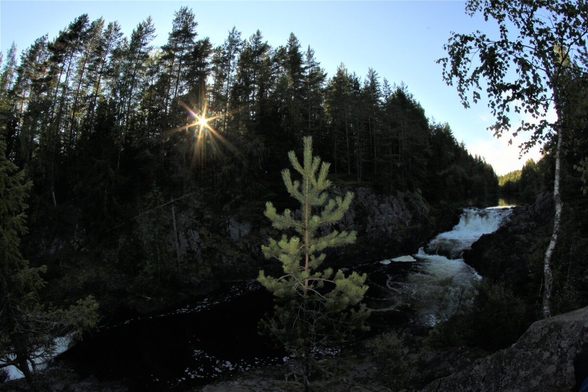 Вид на Кивач с обзорной площадки