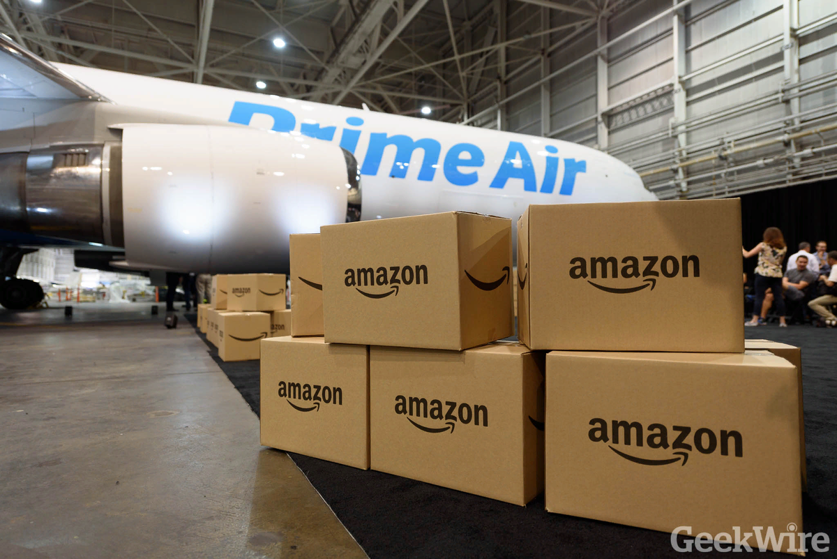 Амазон. Amazon бренд. Amazon Air. Амазон картинки.