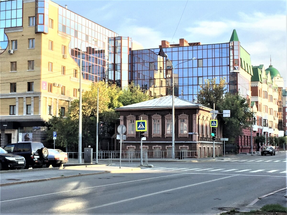 Бизнес-центр Губернский. Город Тюмень, улица Комсомольская, 22.