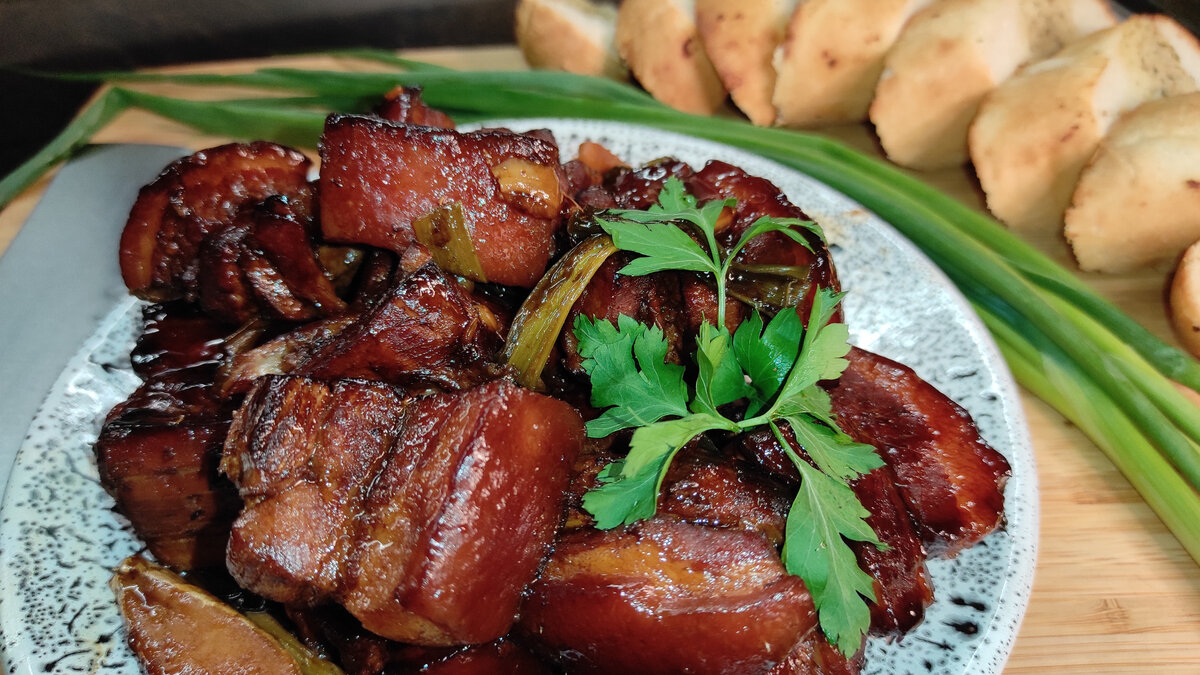 красная свинина "мао". любимое блюдо мао. тушёная свиная грудинка мао. мао блюдо. любимое блюдо мао цзэдуна.