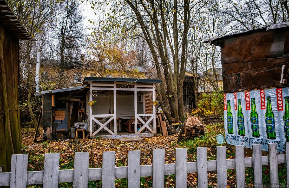 на задворках нашего села