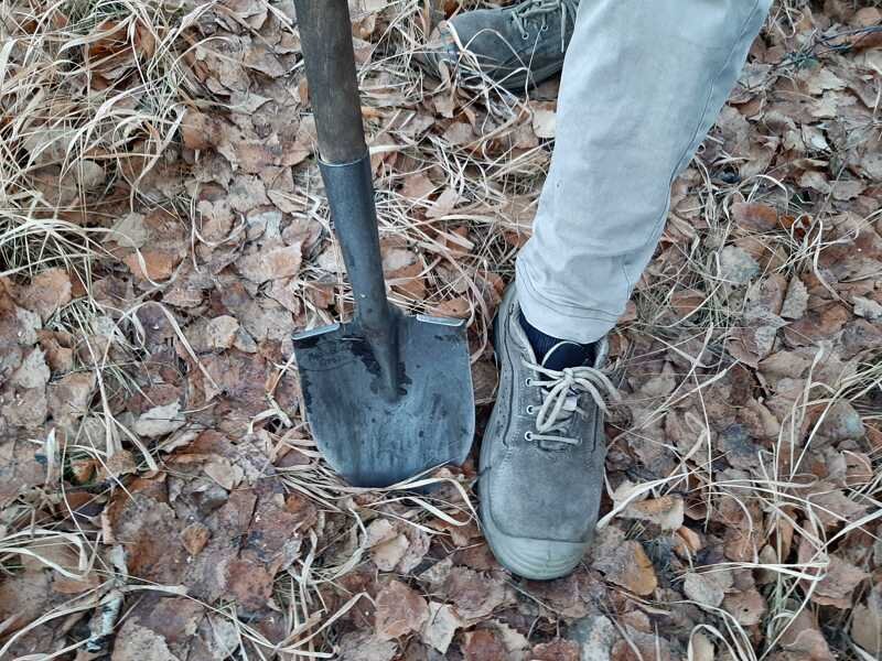 Лопата Примуса - хуже для копа не придумаешь, а в бою очень даже ничего.