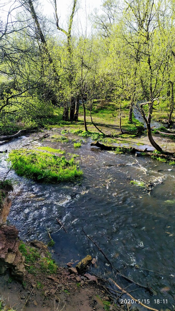 Перейти такую речку сложно даже в резиновых сапогах