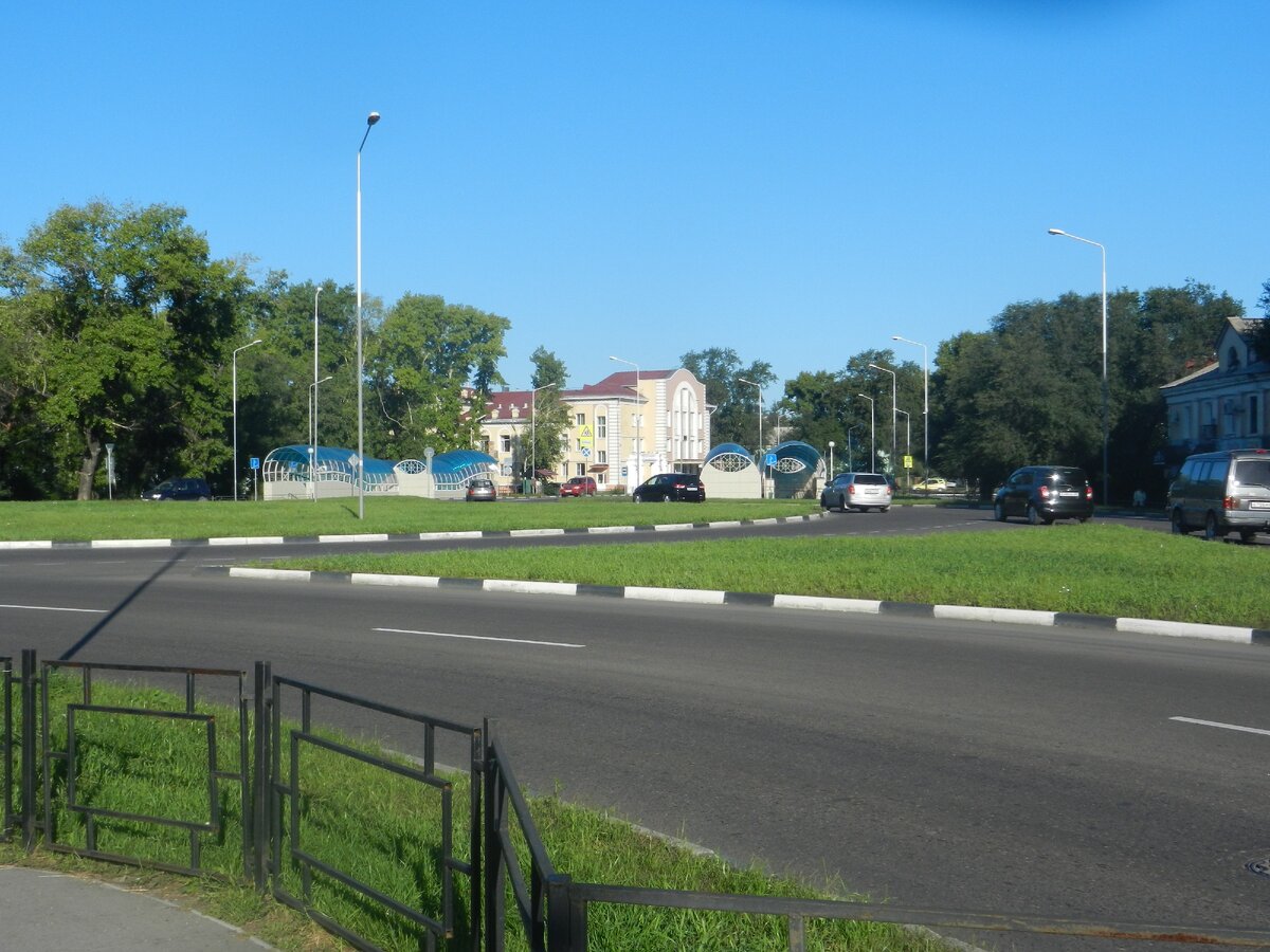 Город чёрно-белых бордюров