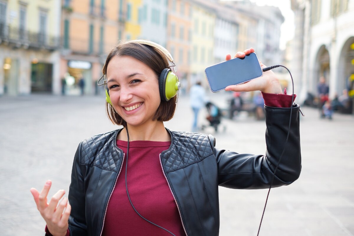 Are the students listening to music. Are the students listening to music
