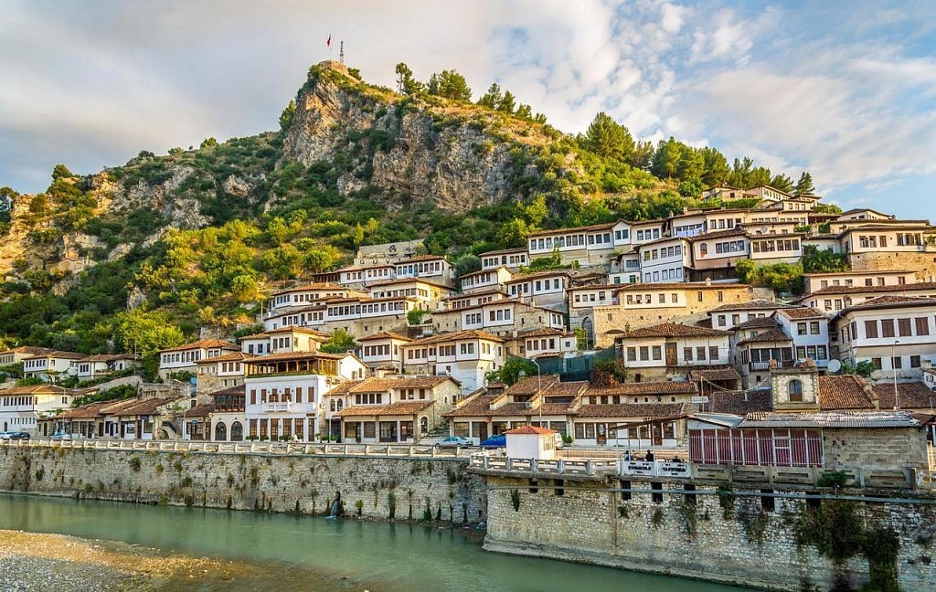 Источник: https://wikiway.com/albania/photo/