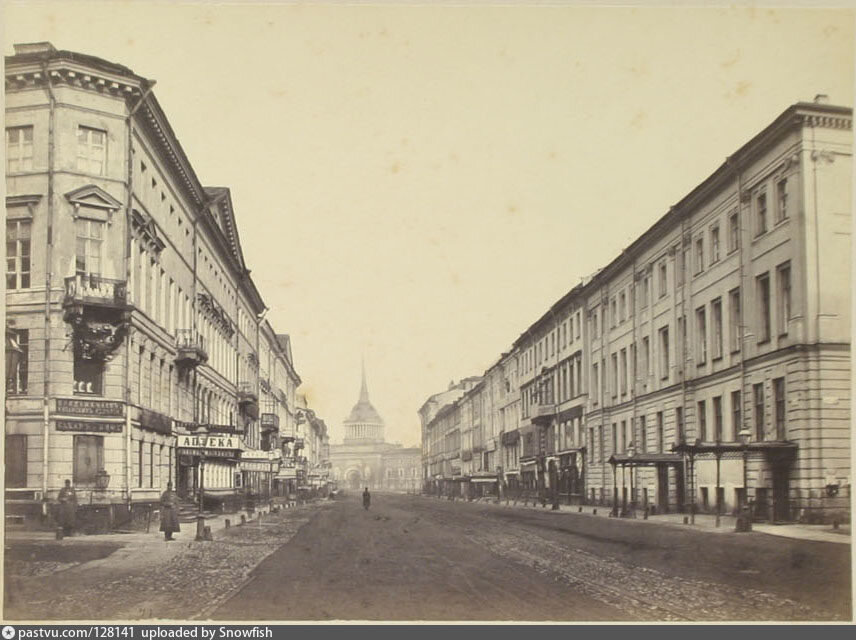 Одна из первых фотографий проспекта, 1865-1870 годы.