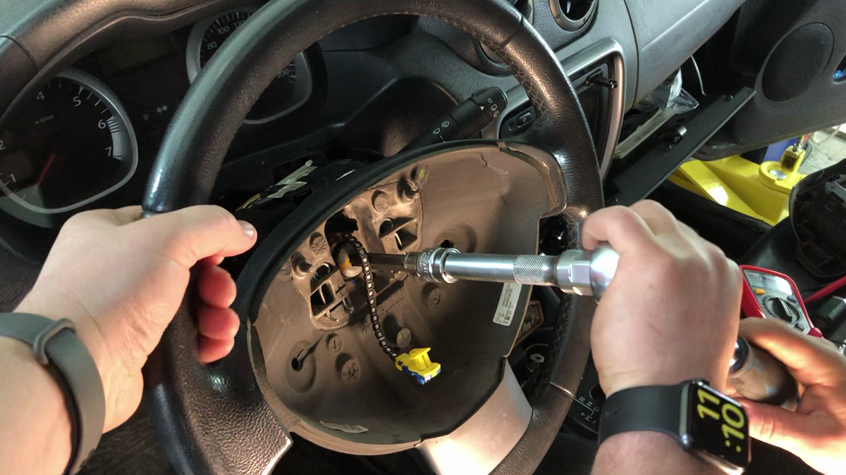 Руль 2019 - Renault Duster (1G), 1,6 л, 2014 года стайлинг DRIVE2